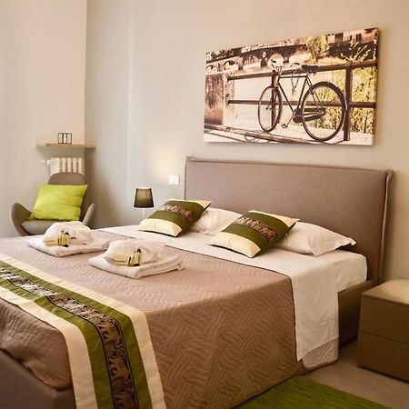 Flats4Rent Nikos Apartment Verona Ngoại thất bức ảnh