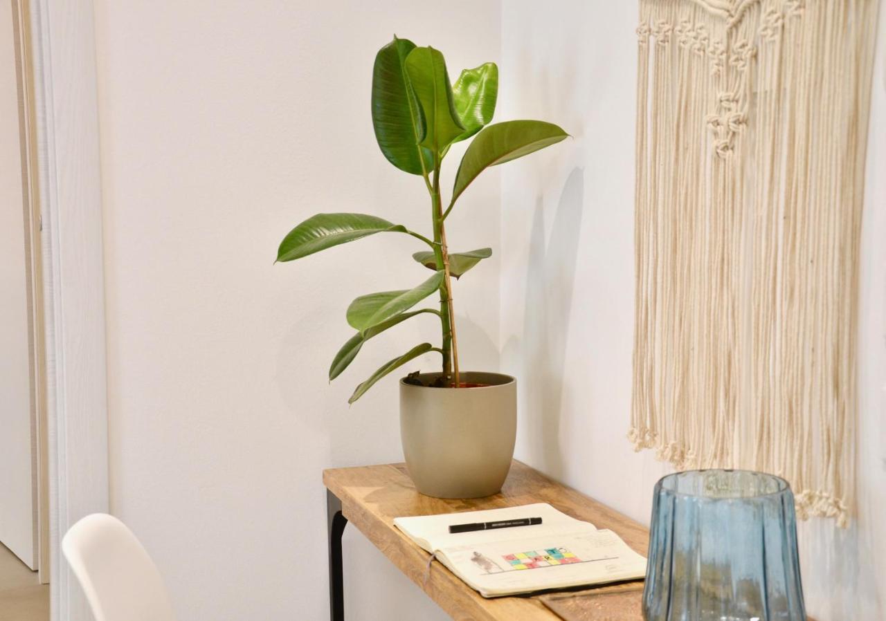 Flats4Rent Nikos Apartment Verona Ngoại thất bức ảnh